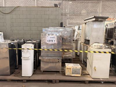 Foto de SUCATA DE BEBEDOUROS E FREEZERS